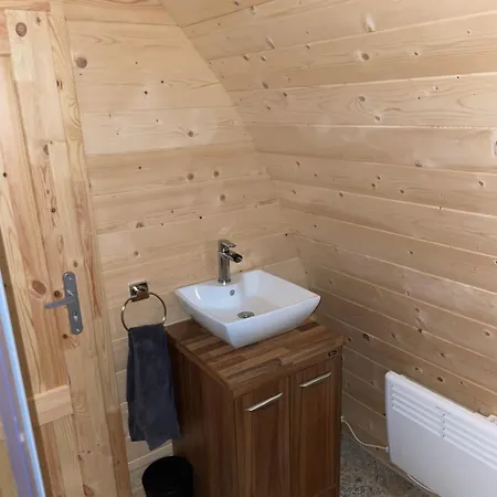Executive Pod And Jacuzzi カントリーハウス *