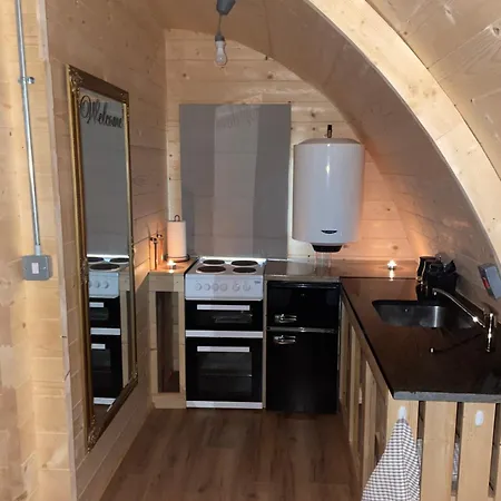 カントリーハウス Executive Pod And Jacuzzi