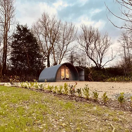 Executive Pod And Jacuzzi * Watch House Village