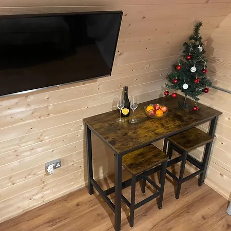 カントリーハウス Executive Pod And Jacuzzi Watch House Village