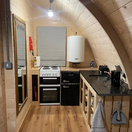 カントリーハウス Executive Pod And Jacuzzi