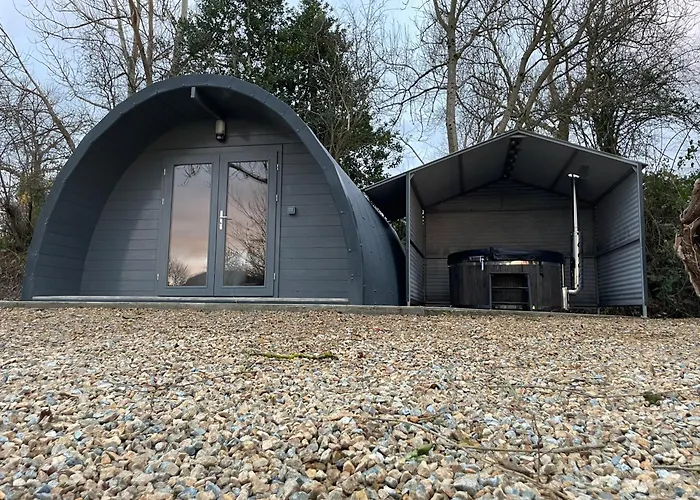 Executive Pod And Jacuzzi